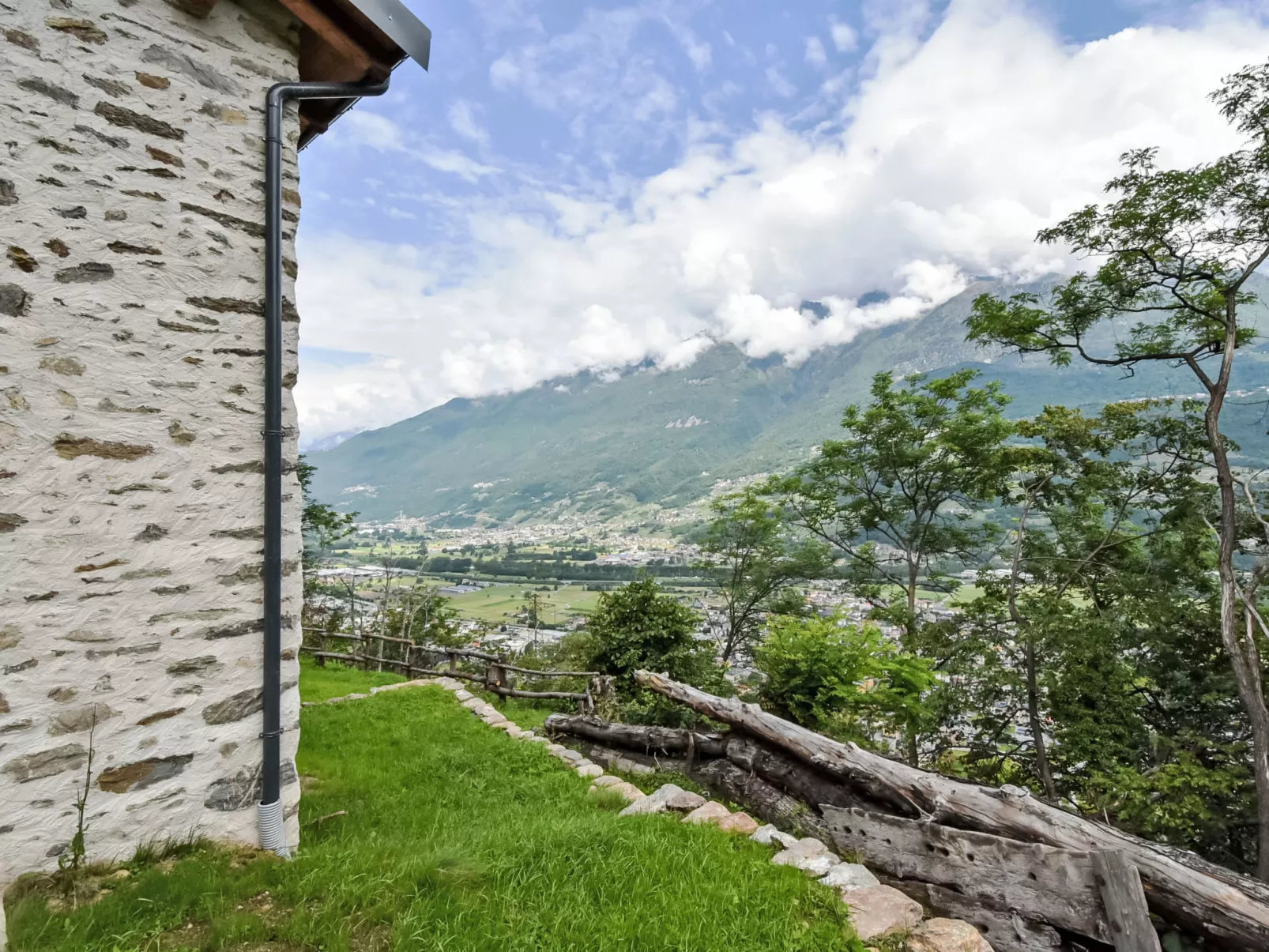 La Quiete Mountain Home-Outside