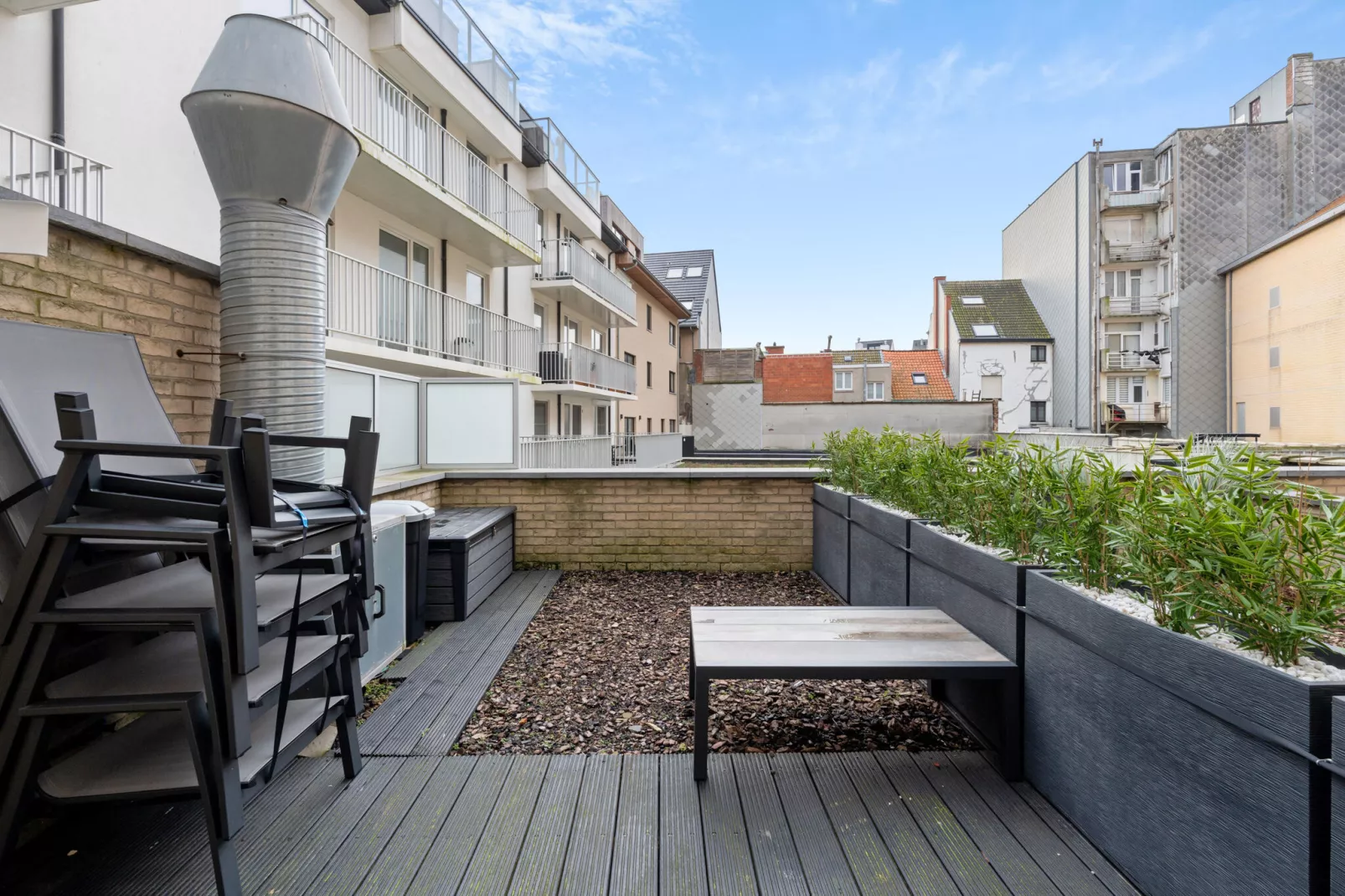 Mondriano 01.01-Terrace balcony
