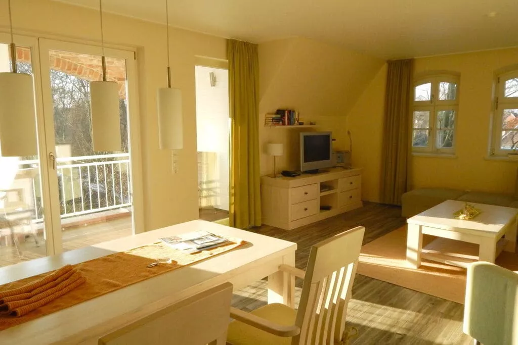 103079-Dining room