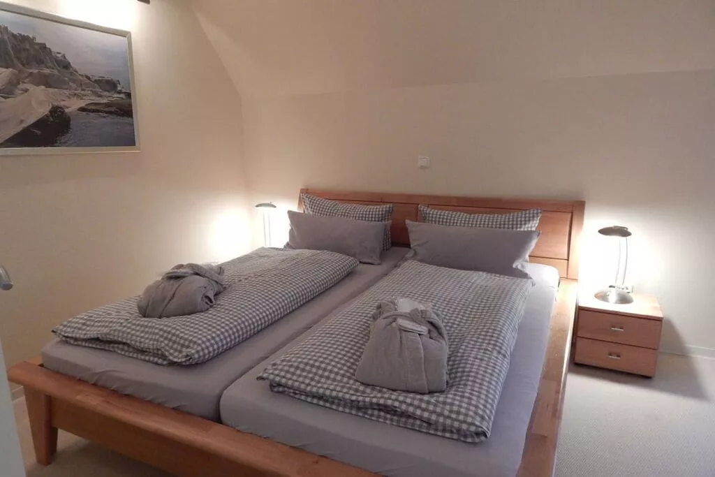 103079-Bedroom