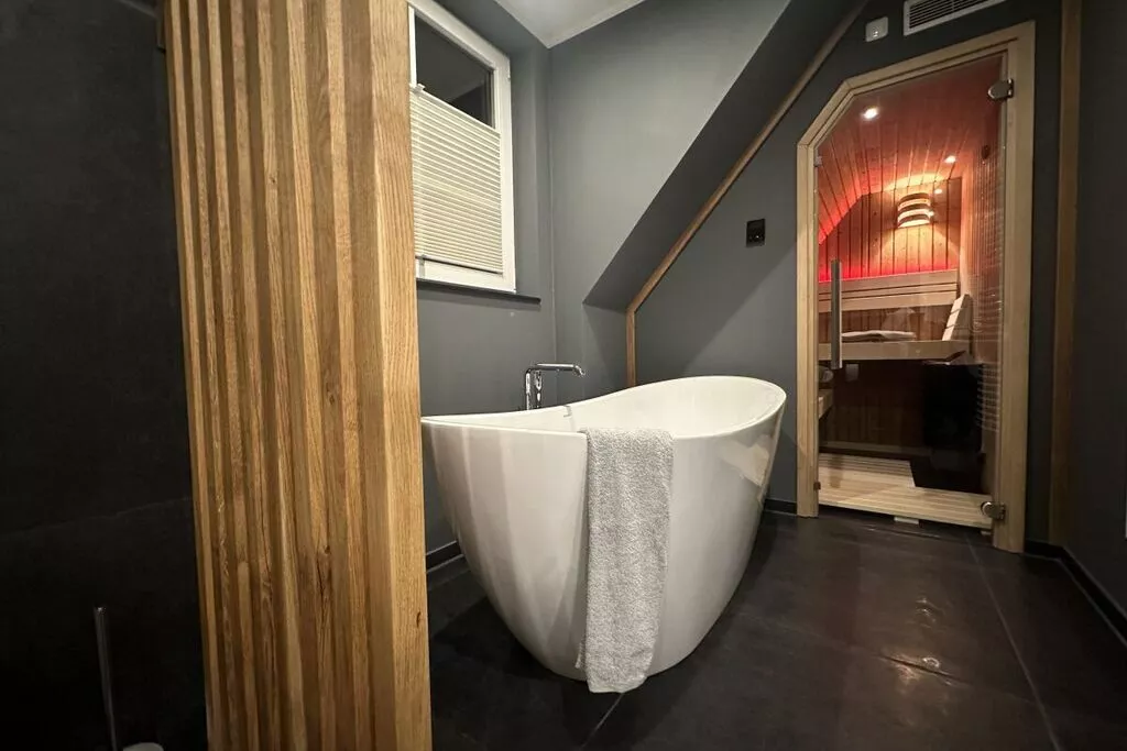 479490-Bathroom