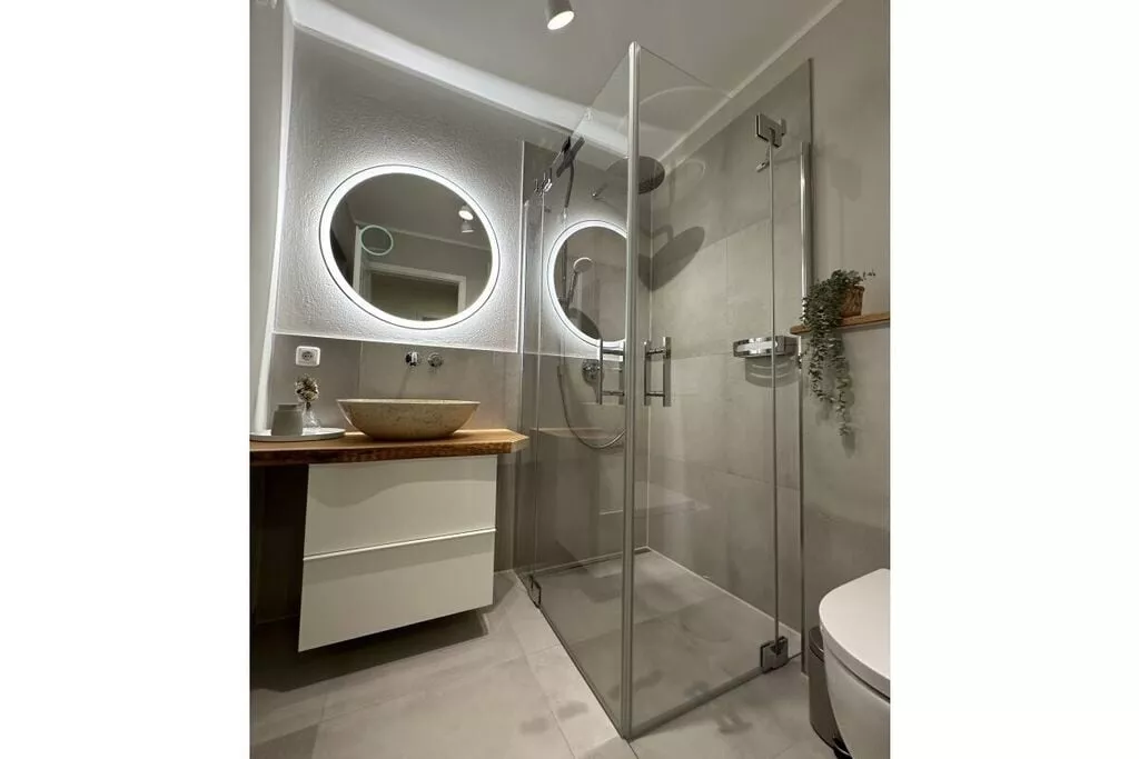 479490-Bathroom