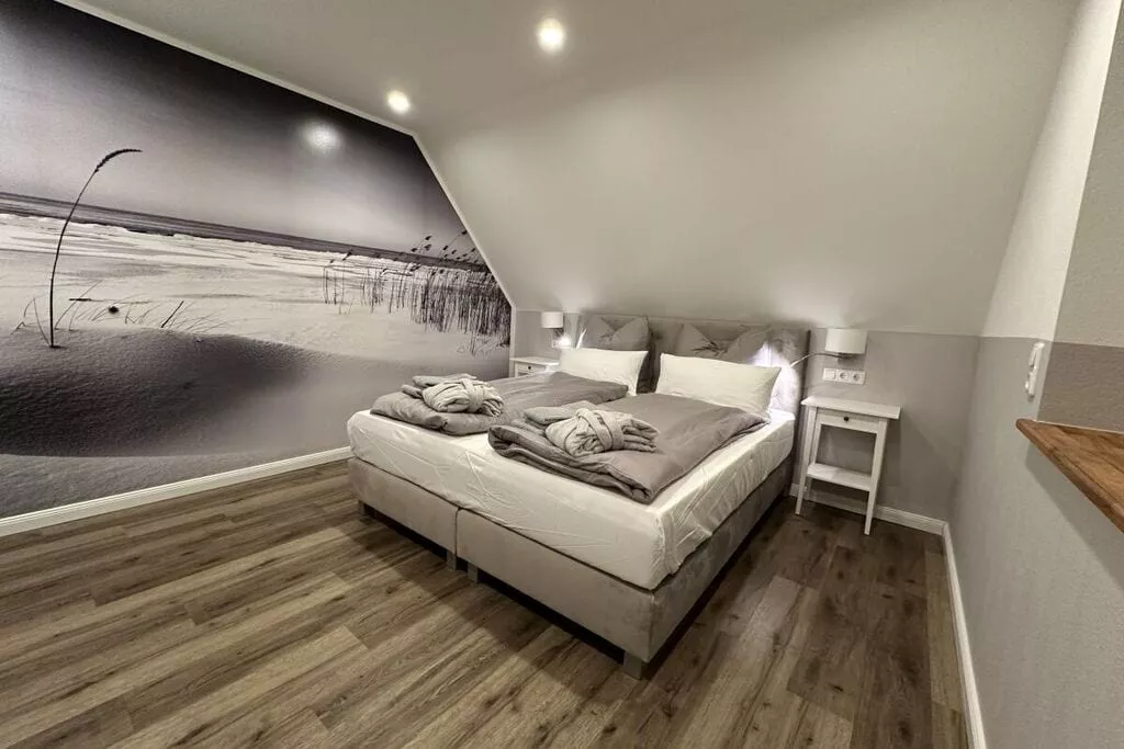 479490-Bedroom