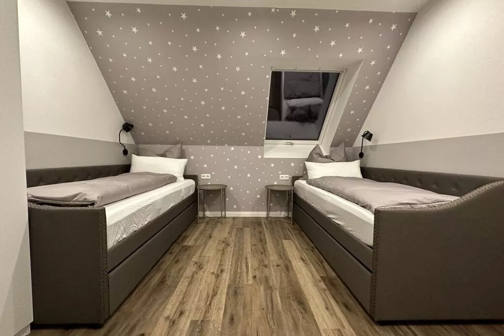 479490-Bedroom