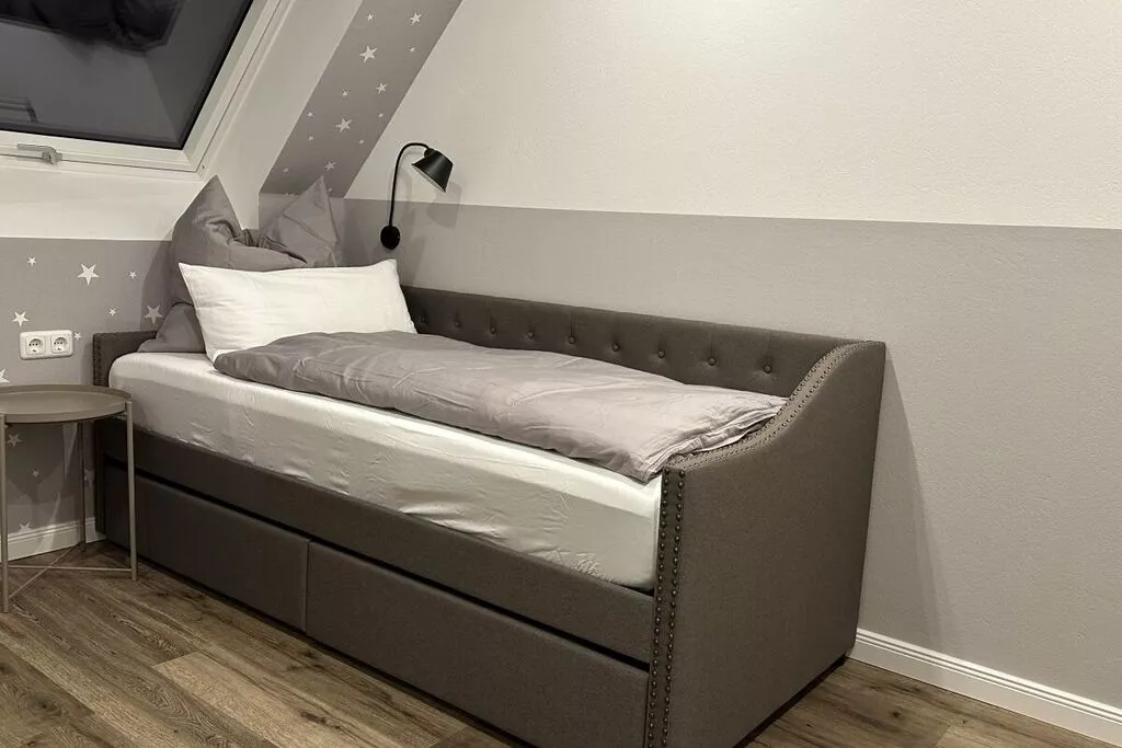 479490-Bedroom