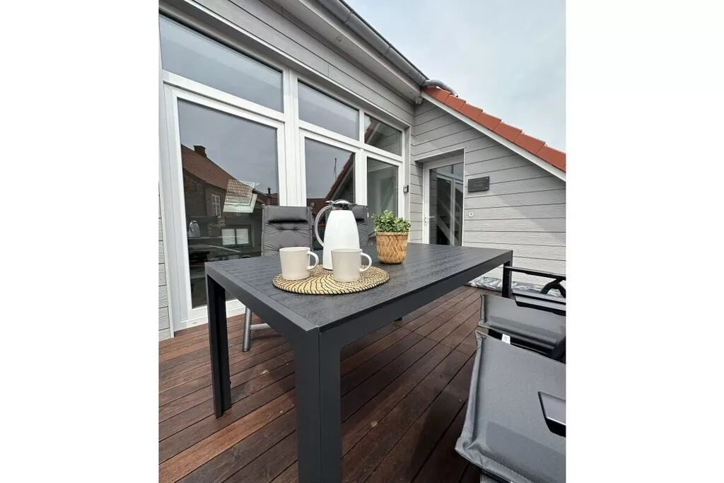 452831-Dining room