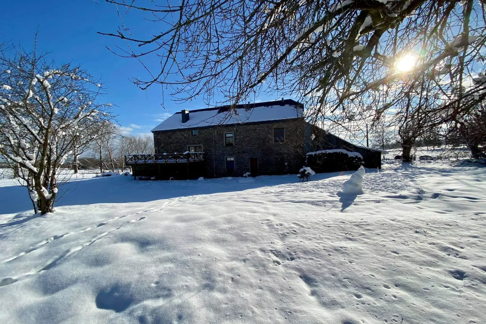 Chez Zélie-Exterior winter