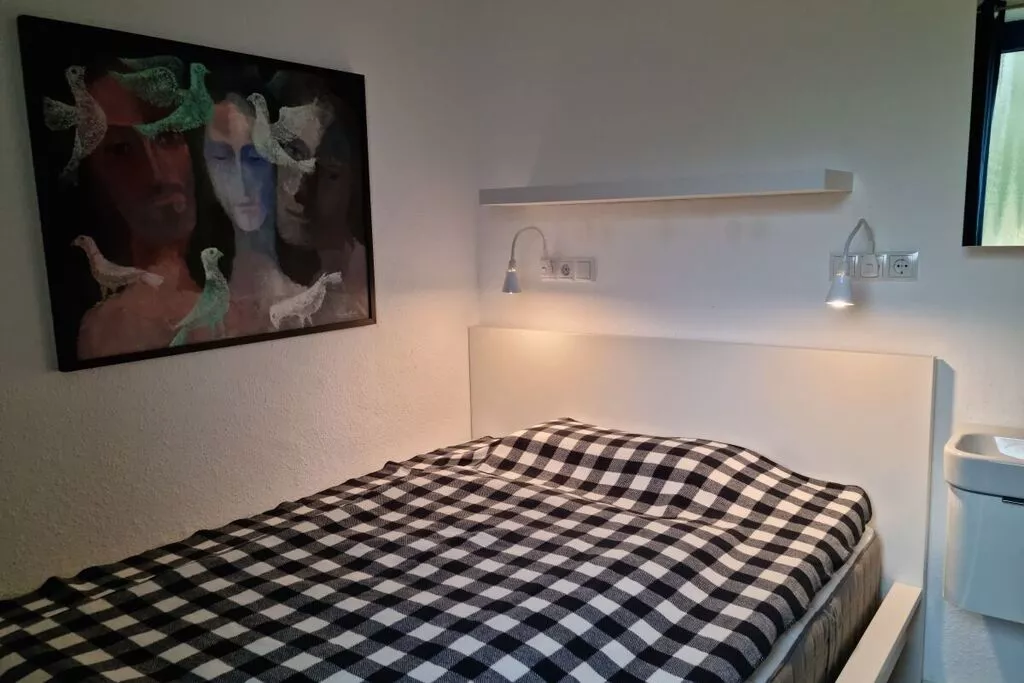 267747-Bedroom