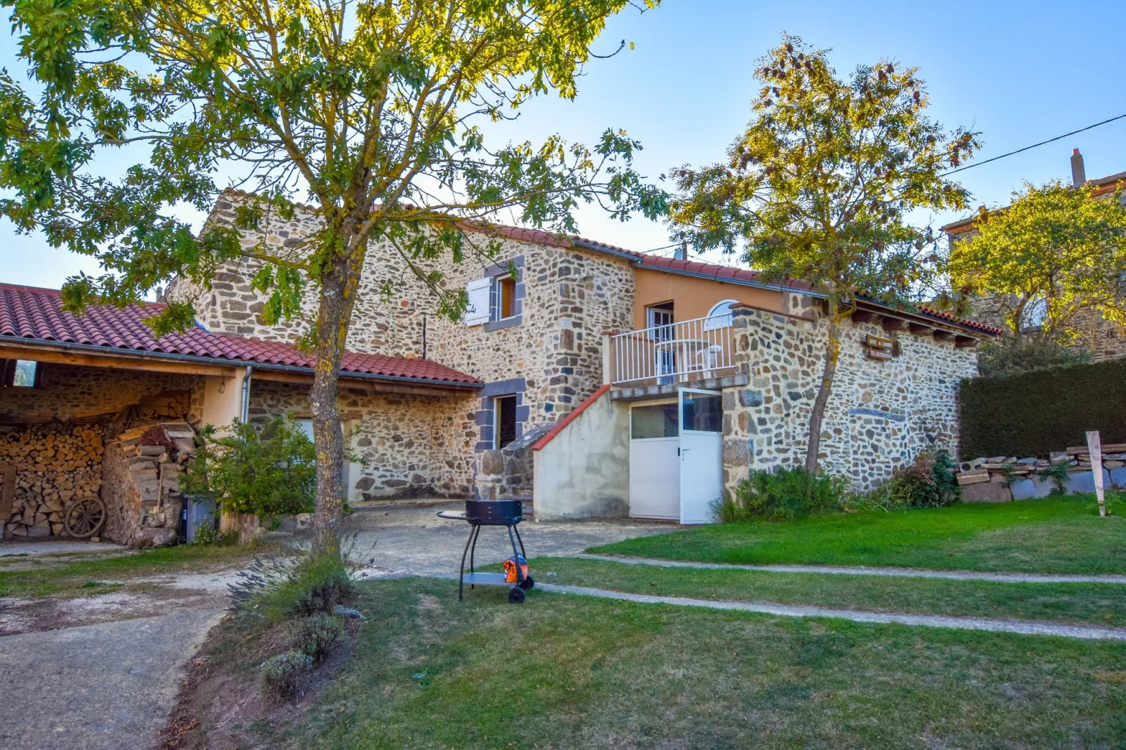 Maison pour 3 personnes à la campagne-Exterior summer