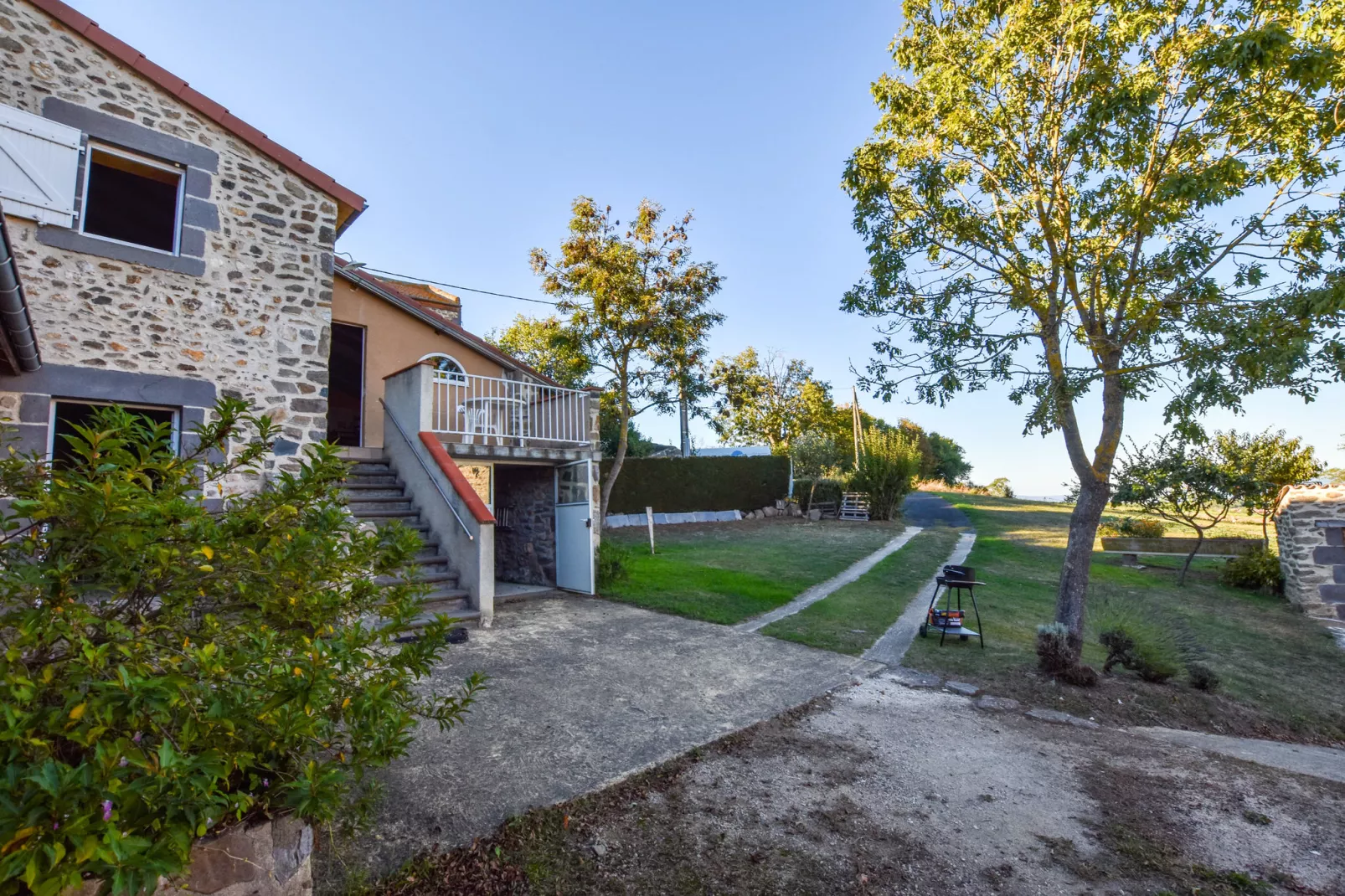 Maison pour 3 personnes à la campagne-Gardens summer
