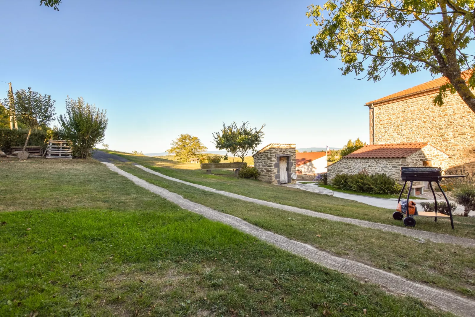 Maison pour 3 personnes à la campagne-View summer