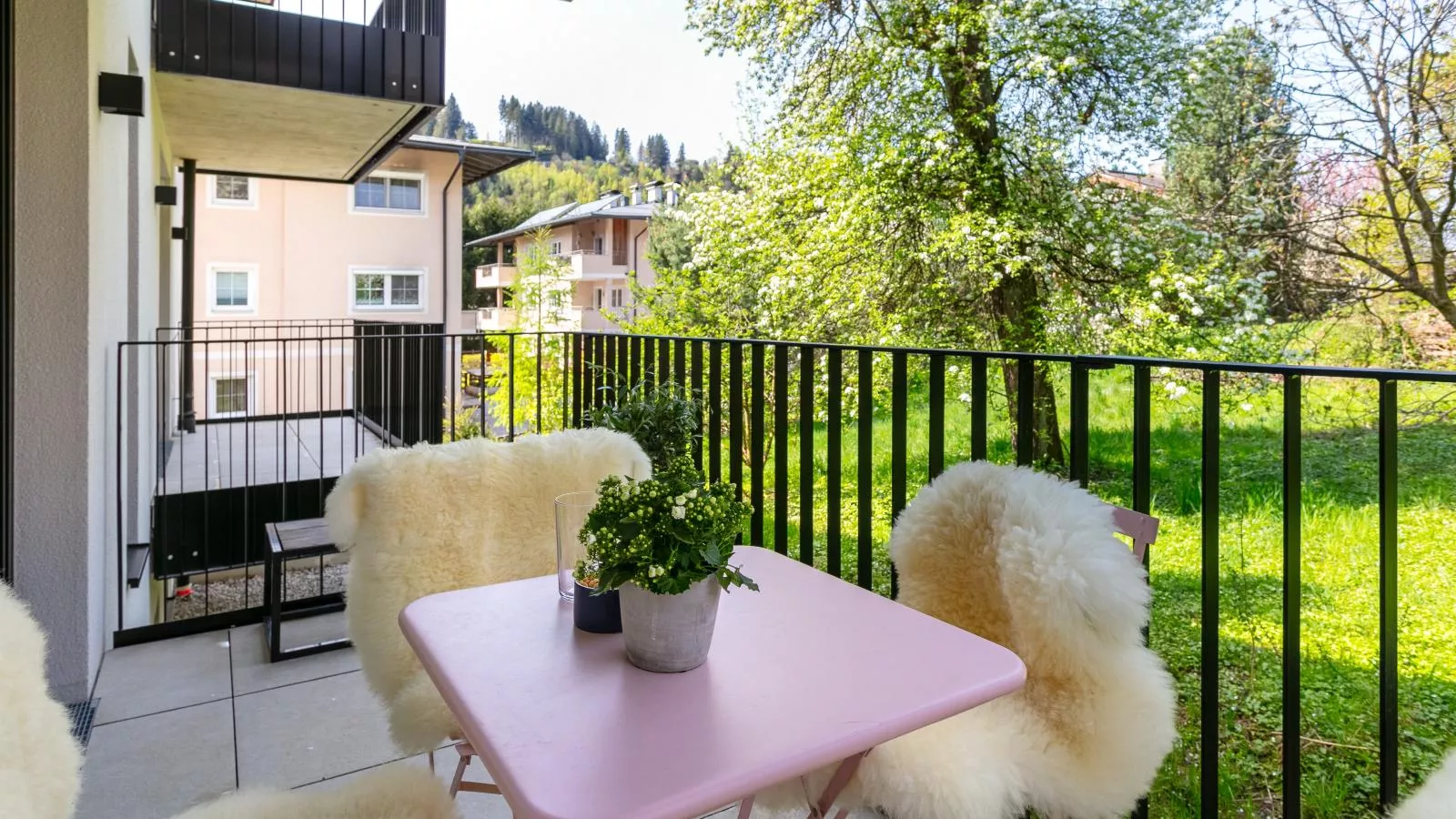 Lukasfeld 9 Top Lisi-Terrace balcony