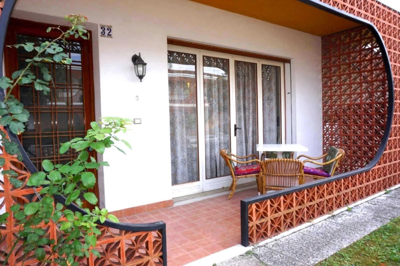 VILLA FABIENNE 32-Terrace balcony