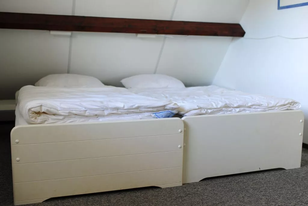 245448-Bedroom