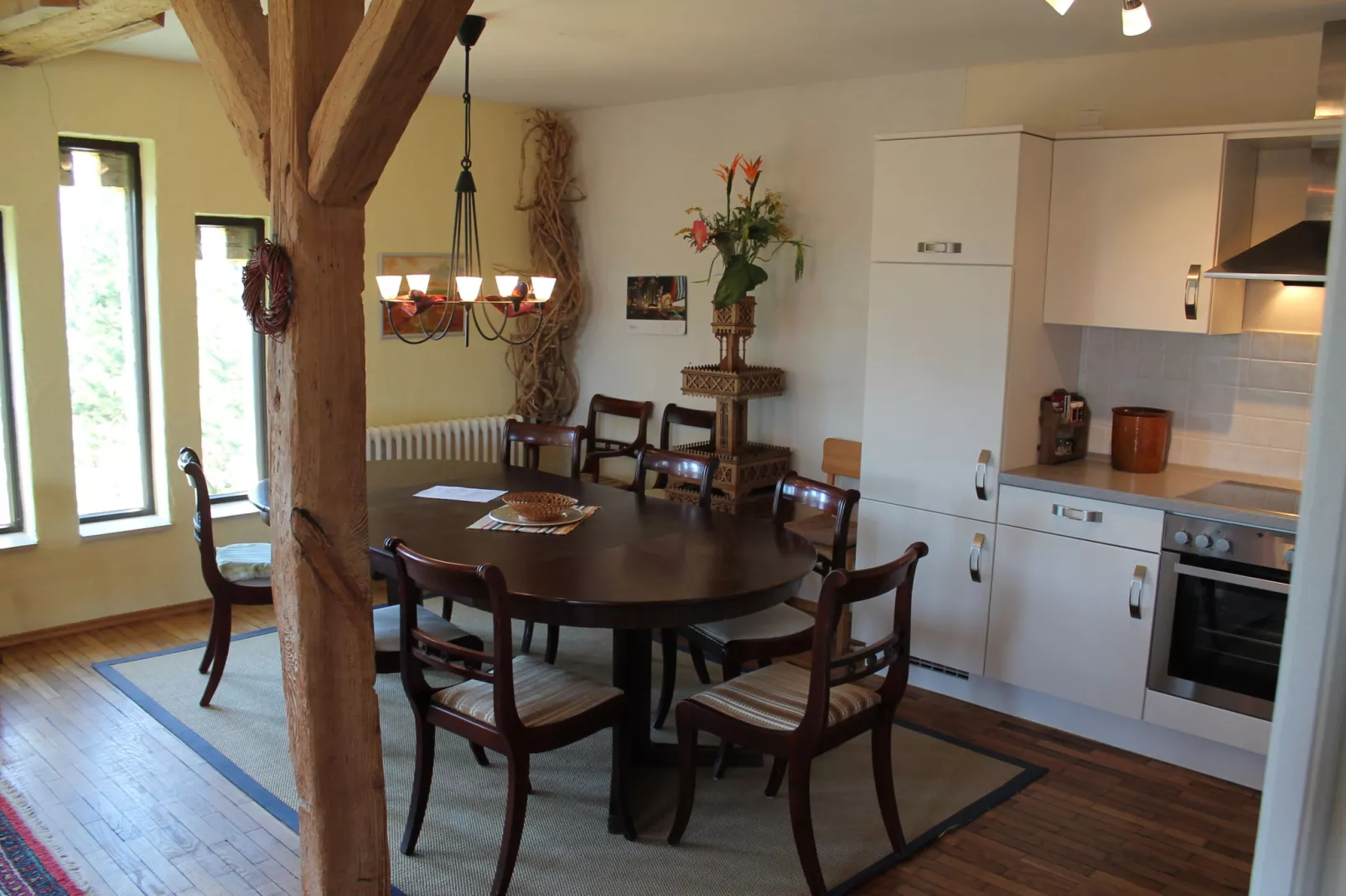 Ferienwohnung Parkblick mit 3 Schlafzimmern-Dining room
