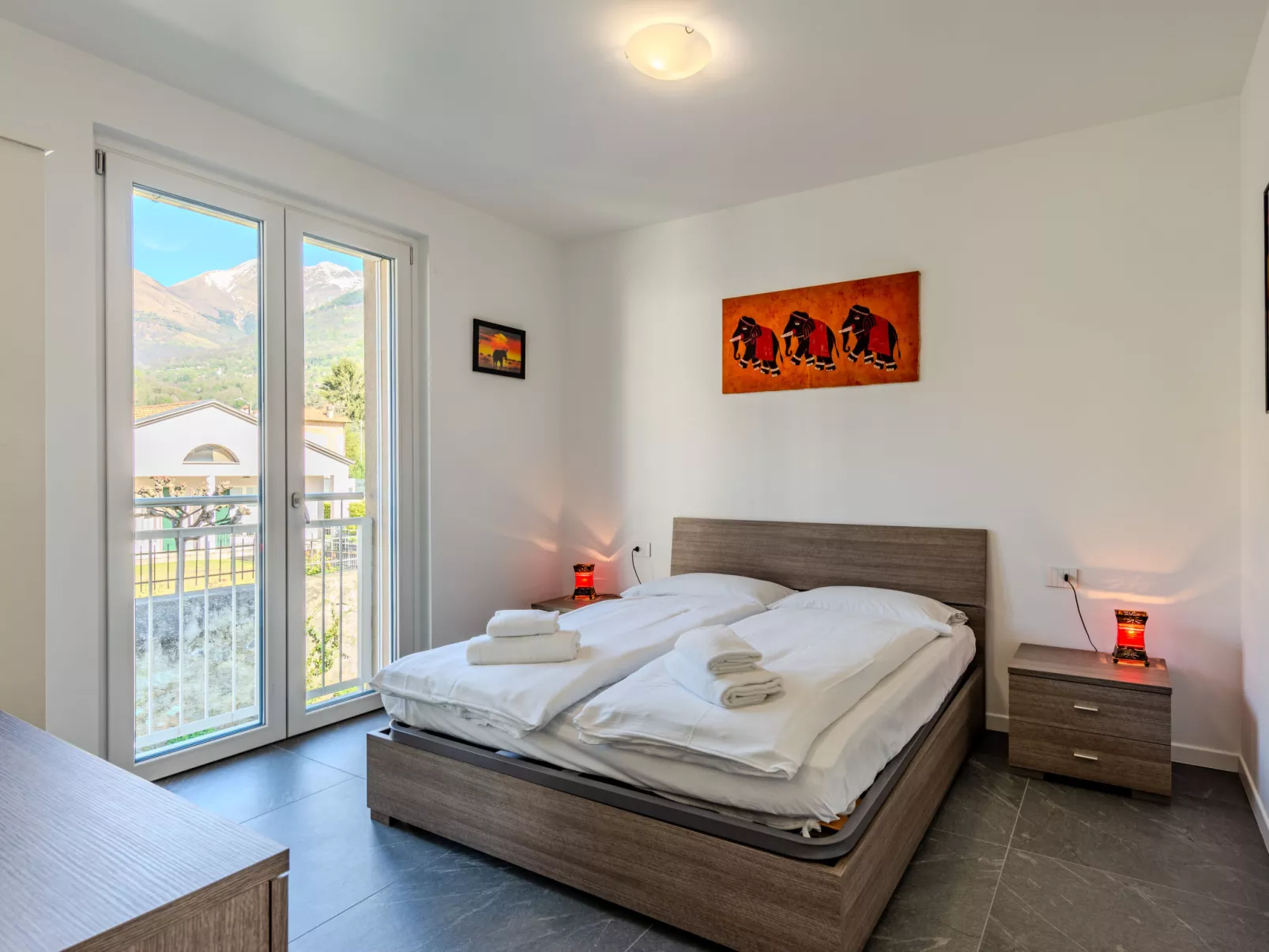 Sunny House-Inside