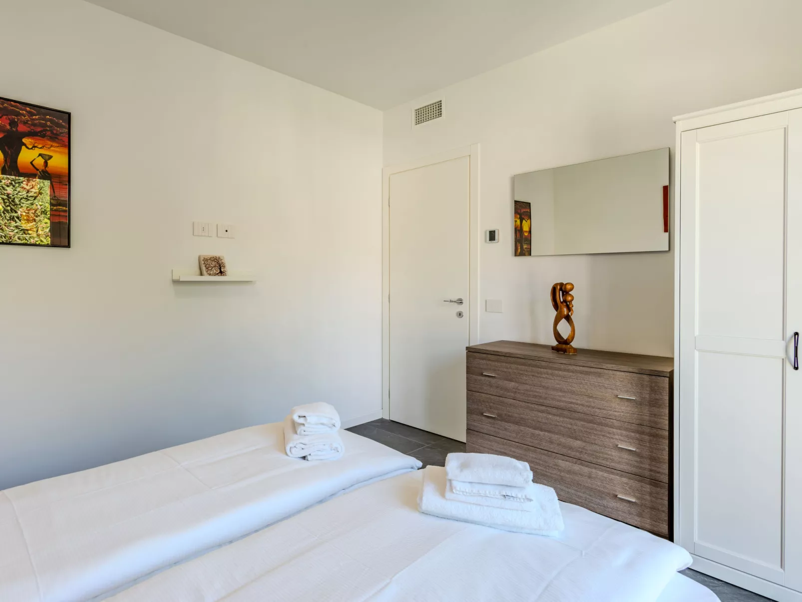 Sunny House-Inside