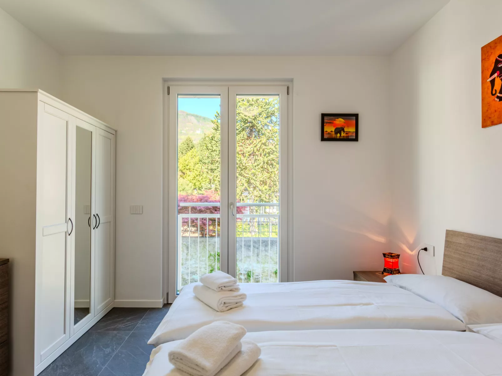 Sunny House-Inside