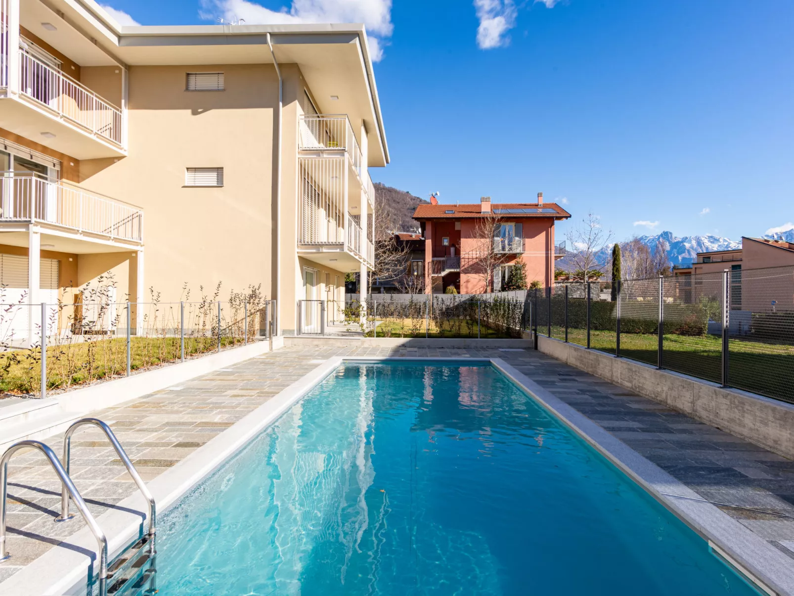 Sunny House-Outside