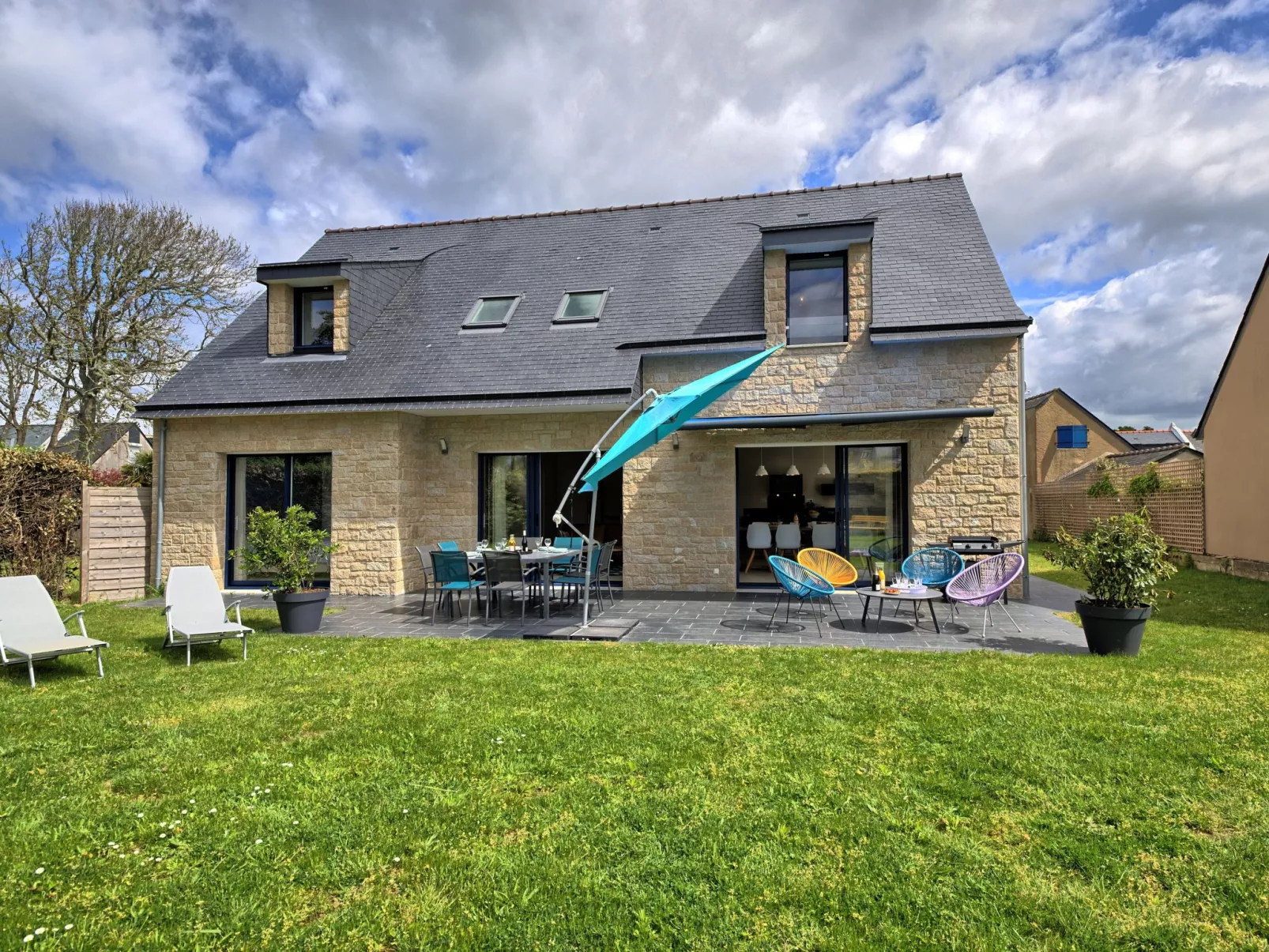 Villa Ker Anna-Draußen