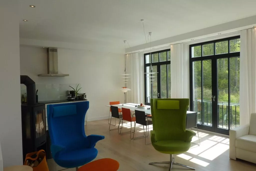 67070-Dining room