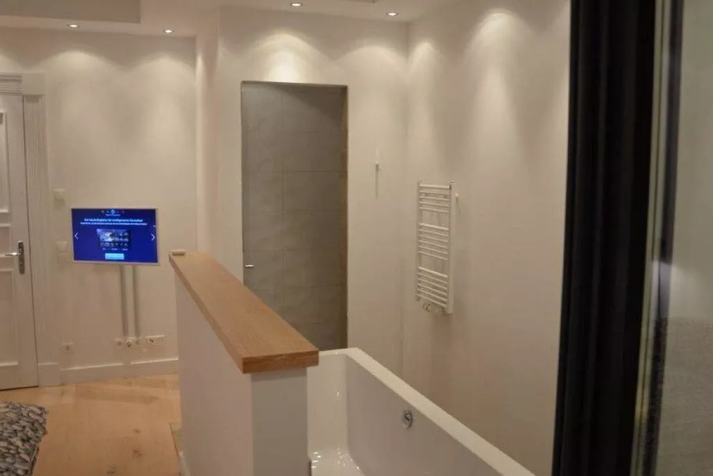 67070-Bathroom