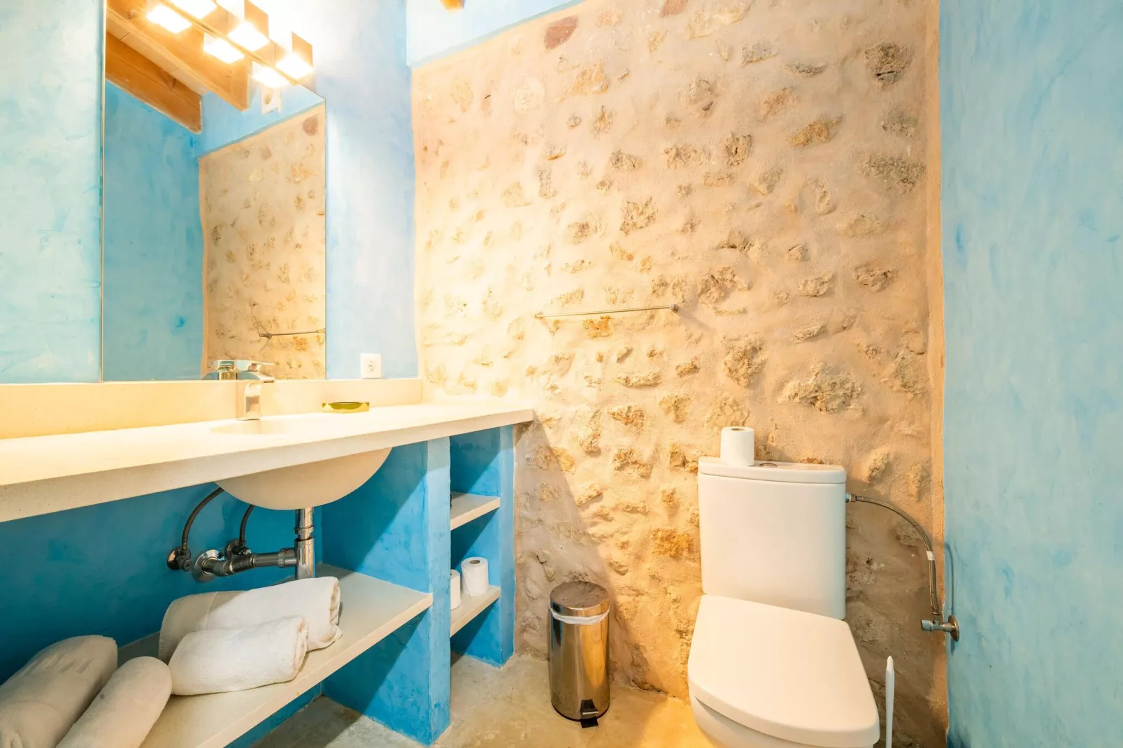 El Taller-Bathroom