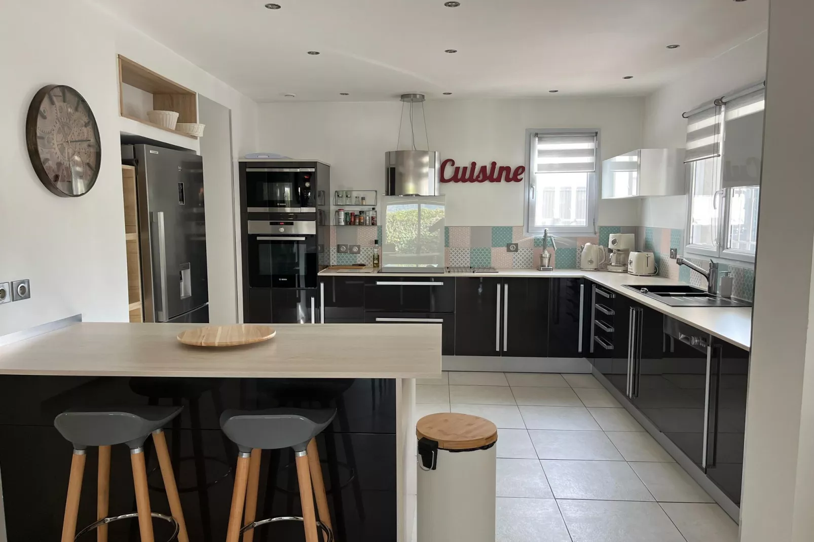 Elja Les Acacias-Kitchen
