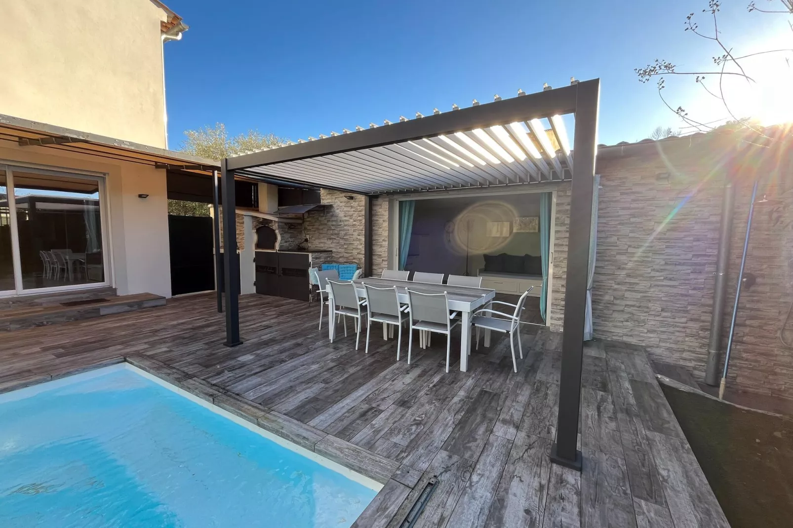 Elja Les Acacias-Pool