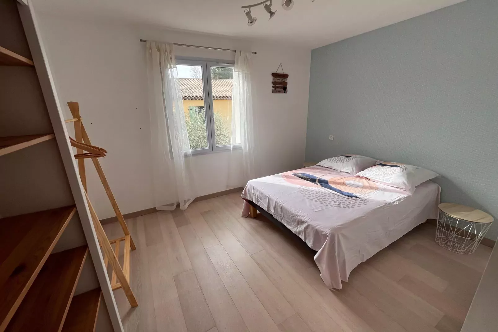 Elja Les Acacias-Bedroom