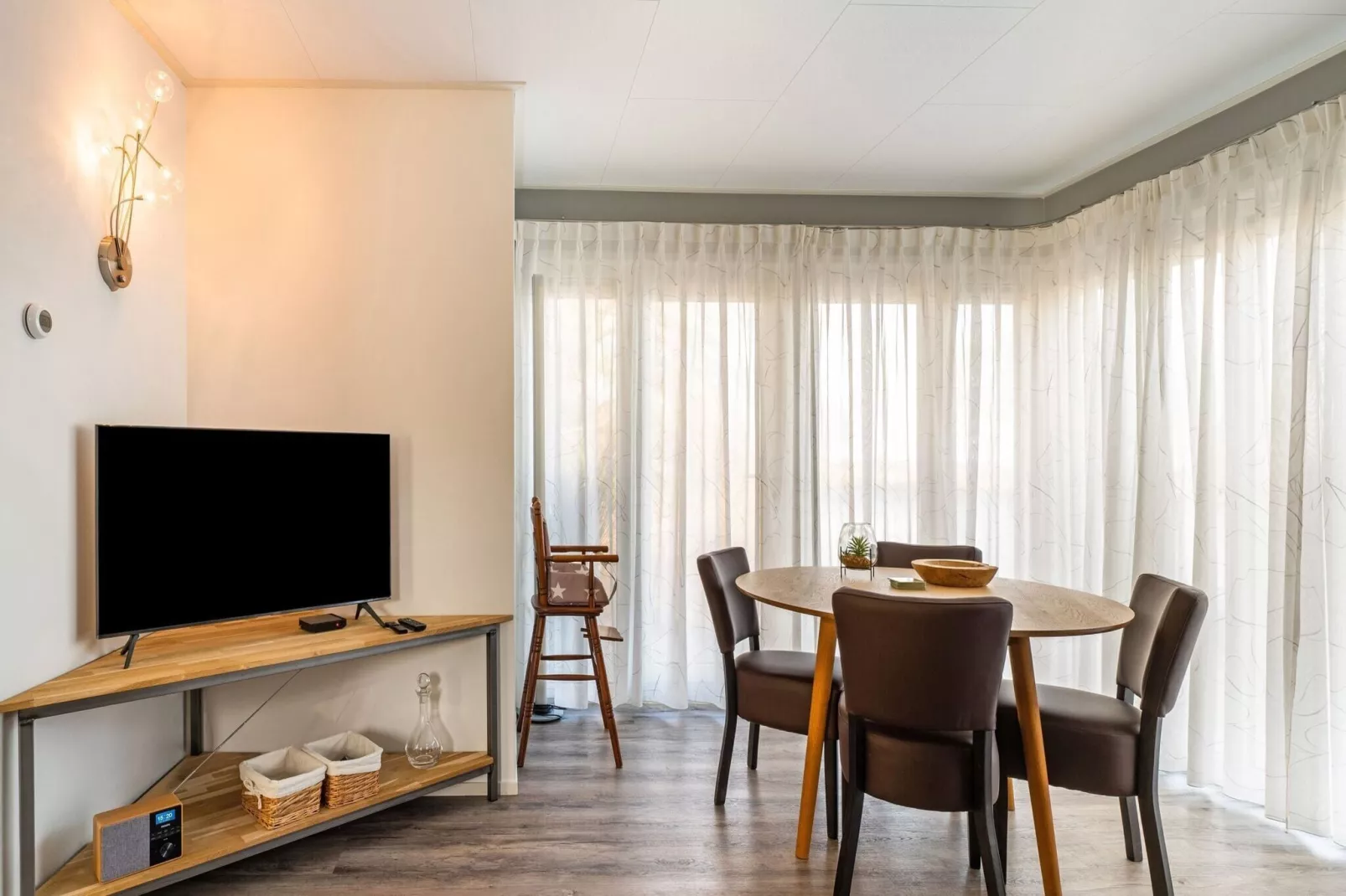 Tjongerzicht 3-Dining room