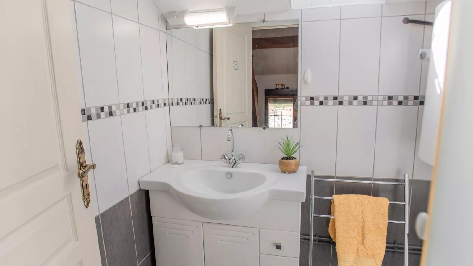 Le Tourel-Bathroom
