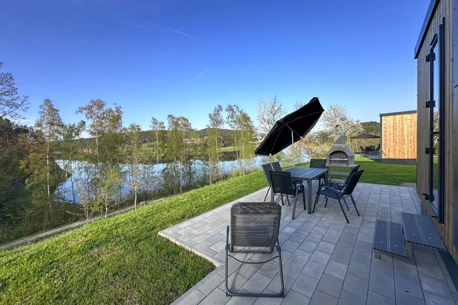 FERIENDORF SEEBLICK - Tiny Chalet am Eixendorfer See-Terrassenbalkon