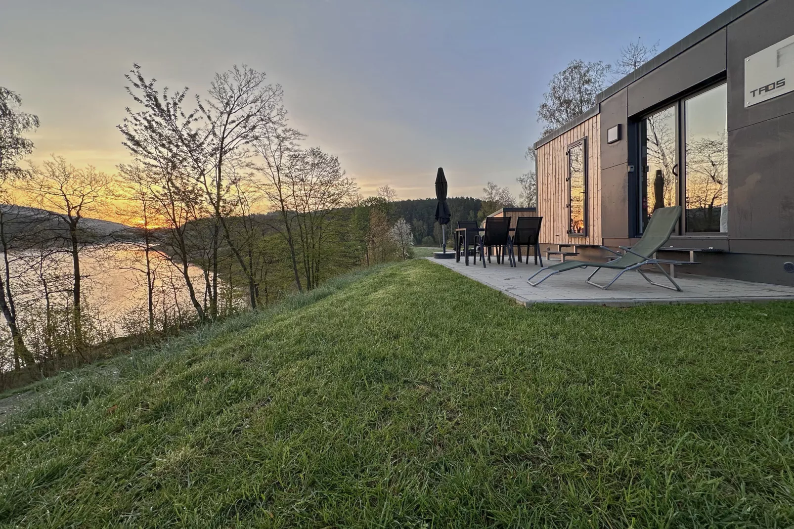 FERIENDORF SEEBLICK - Tiny Chalet am Eixendorfer See-View summer