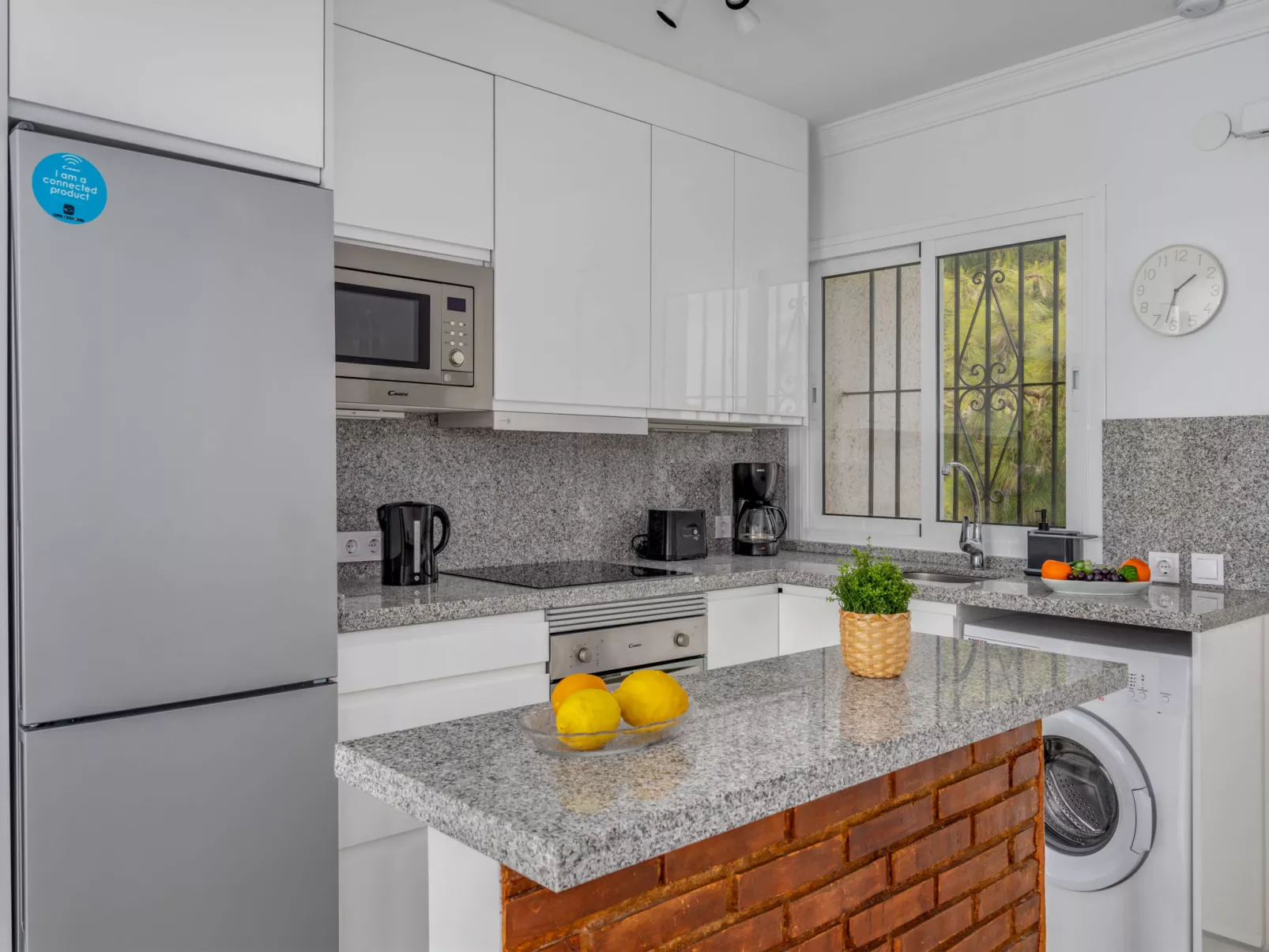 Las Farolas family retreat-Inside