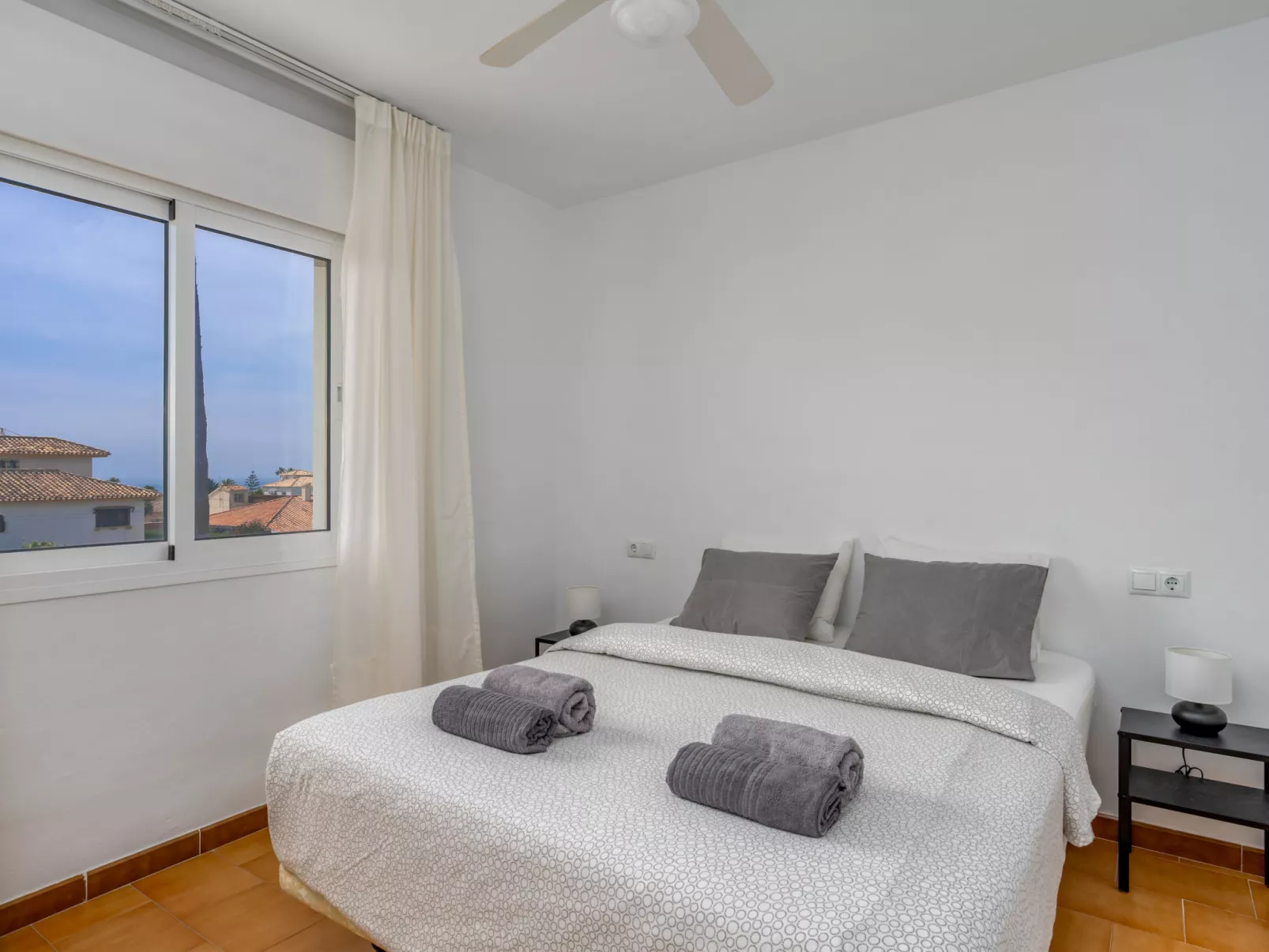 Las Farolas family retreat-Inside