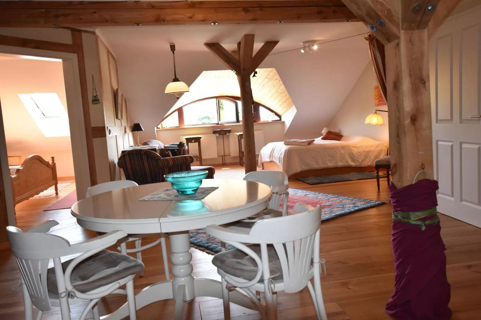 Die Besondere Ferienwohnung Bibliothek-Esszimmer