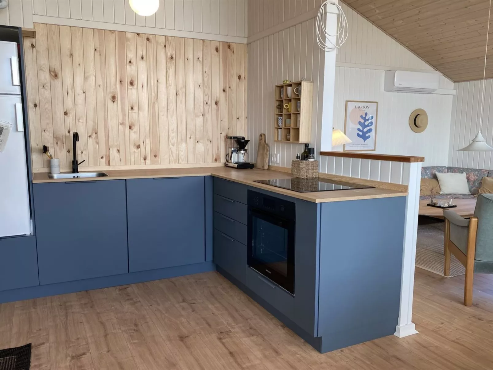 "Anne" - 150m from the sea-Inside