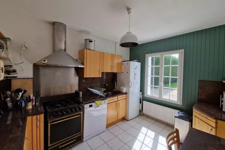 Holiday home in Plougasnou Baie de Morlaix-Kitchen