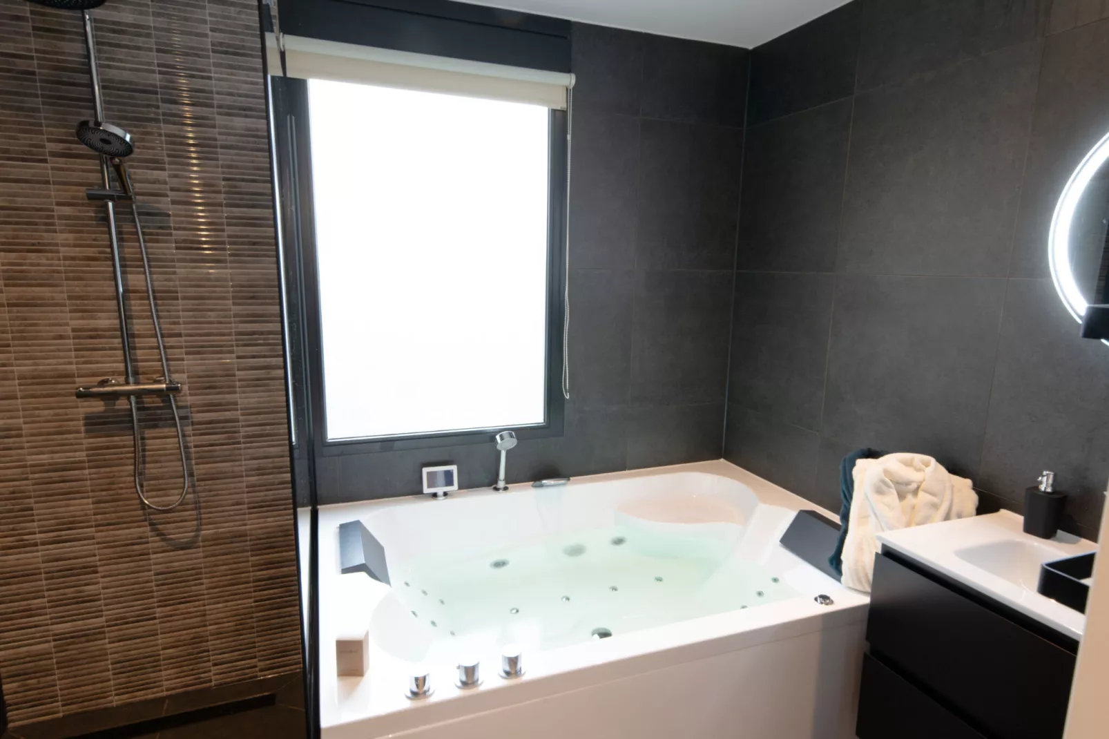6 pers Welness huis 99-Badezimmer