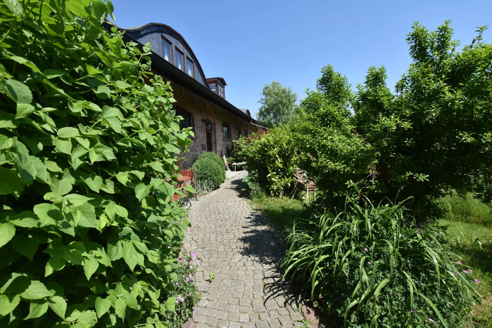 Die Besondere Ferienwohnung Bibliothek-Gärten Sommer