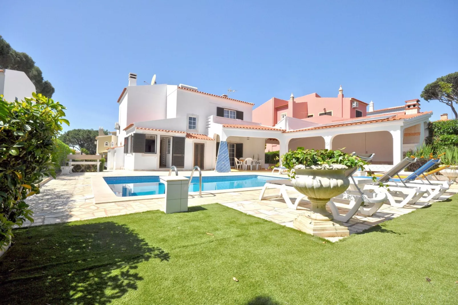 Villa Correia - Cornelia-Extérieur été