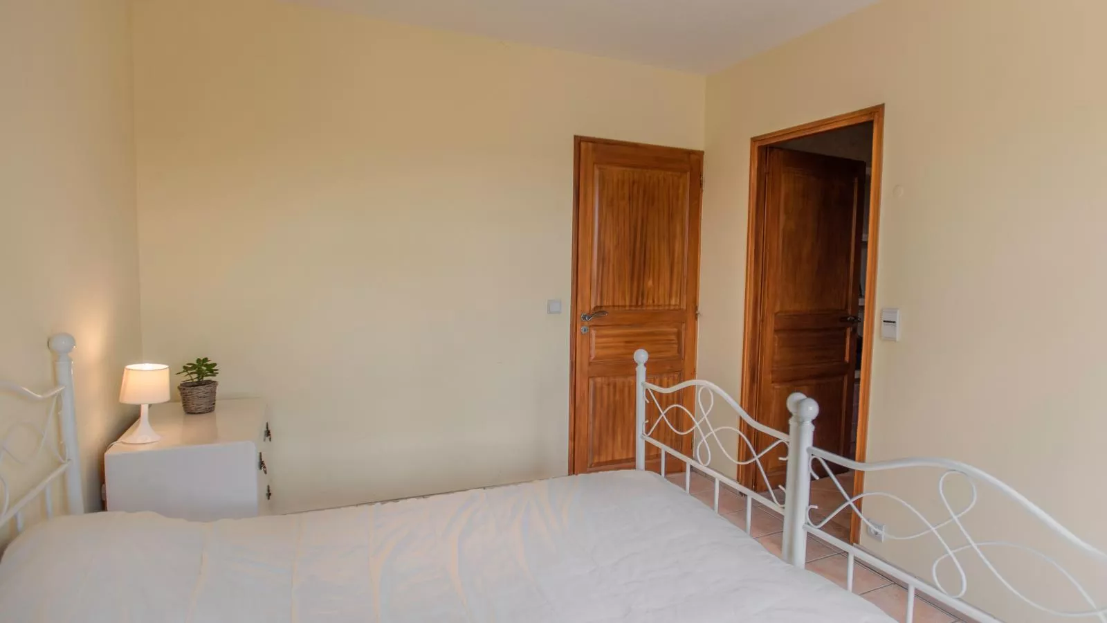 Maison Les Belles-Bedroom