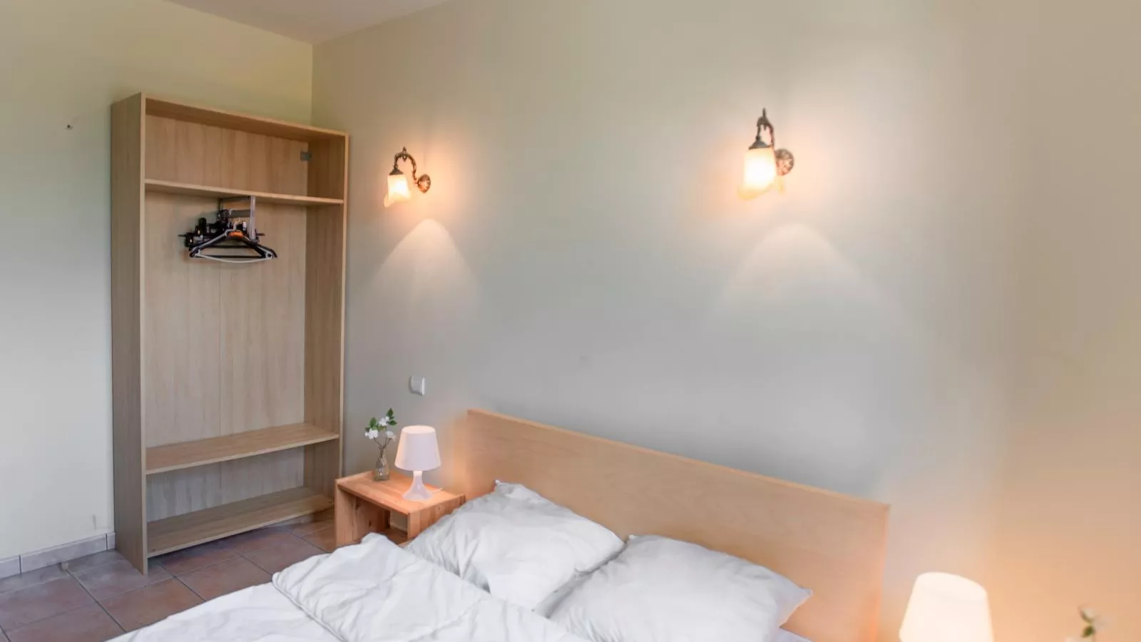 Maison Les Belles-Bedroom