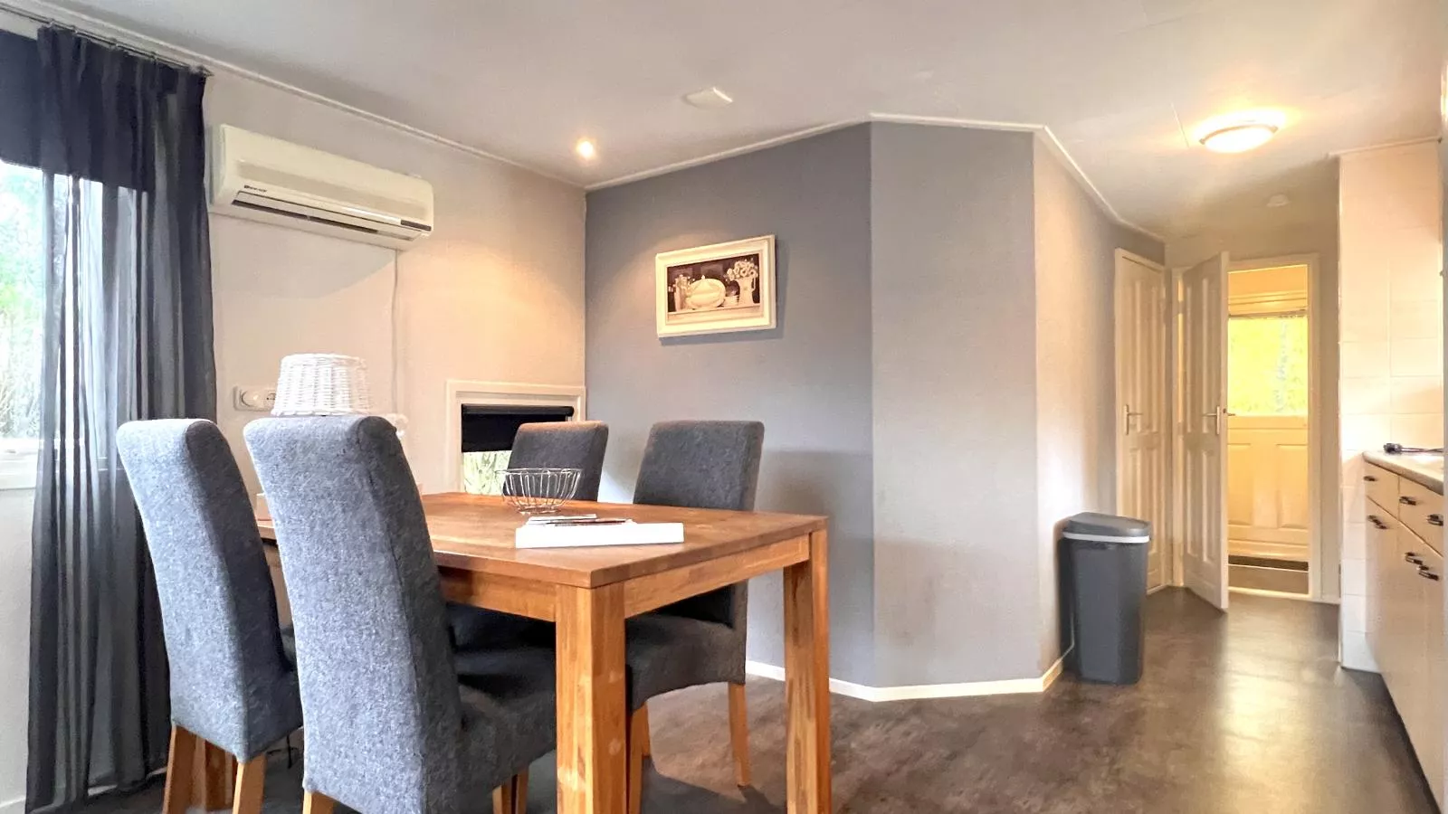 Merel-Dining room