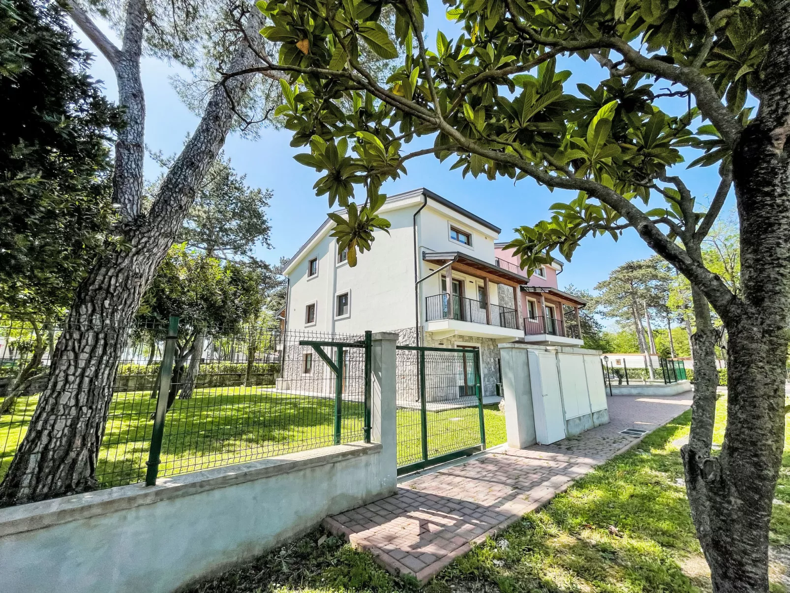 Residence Baia Rilke, App. Pineta-Outside