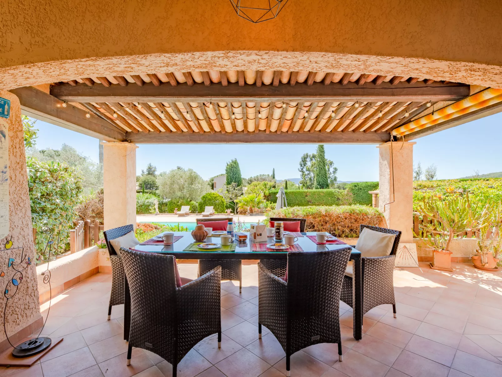 Le Mas d'Olive-Outside