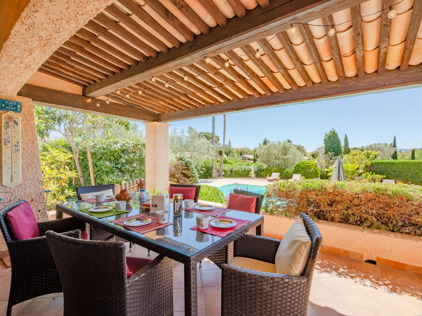 Le Mas d'Olive-Outside