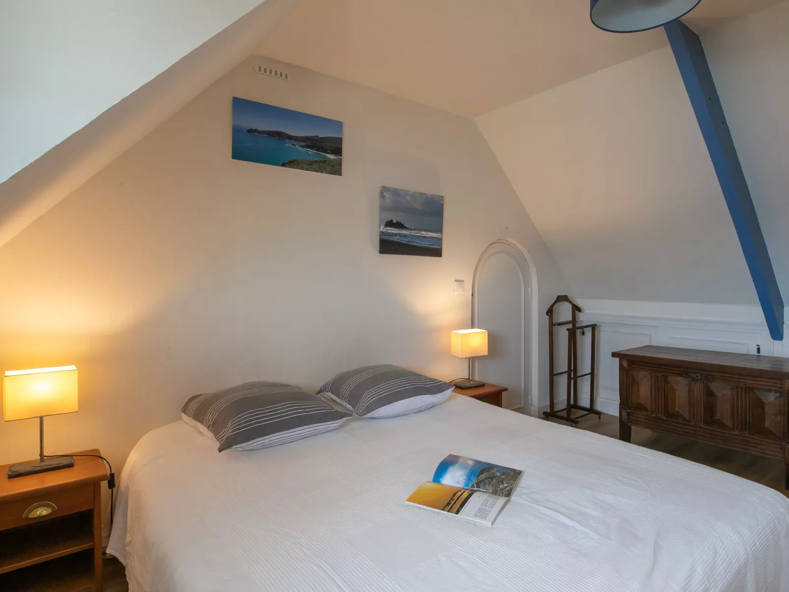 Les Roches-Inside