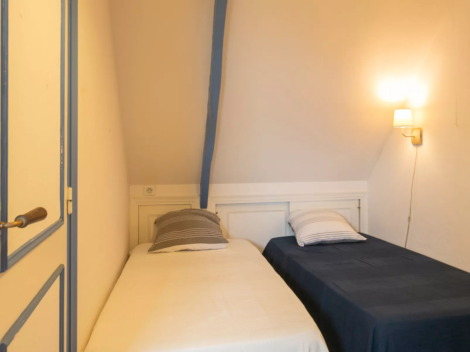 Les Roches-Inside